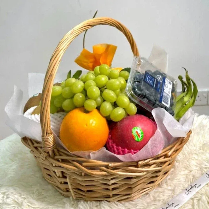 QP ROTAN CURATED FRUIT BASKET (SMALL) WITH FRUITS